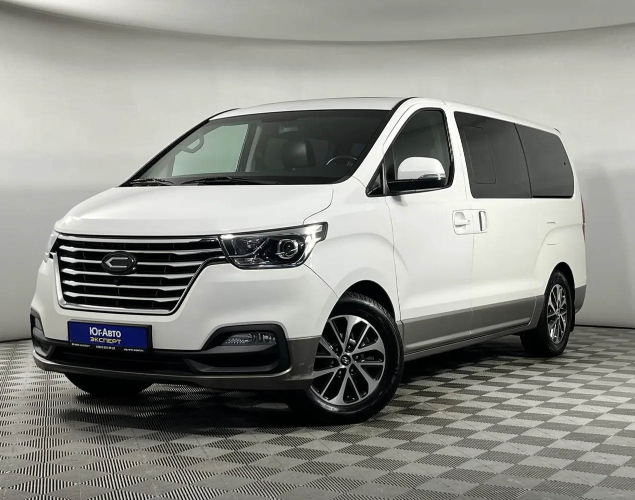 Автомобиль в рассрочку в Краснодаре - Hyundai Grand Starex 2021 года с пробегом 96 100 км купить за 3395000 рублей. 96193, Hyundai Grand Starex 2021 года с пробегом 96 100 км