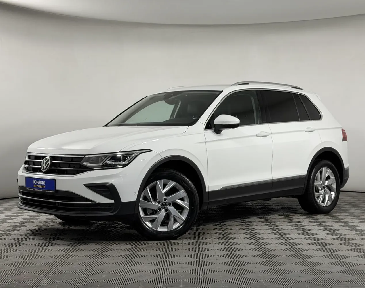 Автомобиль в рассрочку в Краснодаре - Volkswagen Tiguan 2021 года с пробегом 97 000 км купить за 2685000 рублей. 96605, Volkswagen Tiguan 2021 года с пробегом 97 000 км